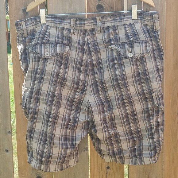 RETRO Men's Cargo Shorts Size 38 Stripe Cargo Khaki Shorts - Picture 3 of 3